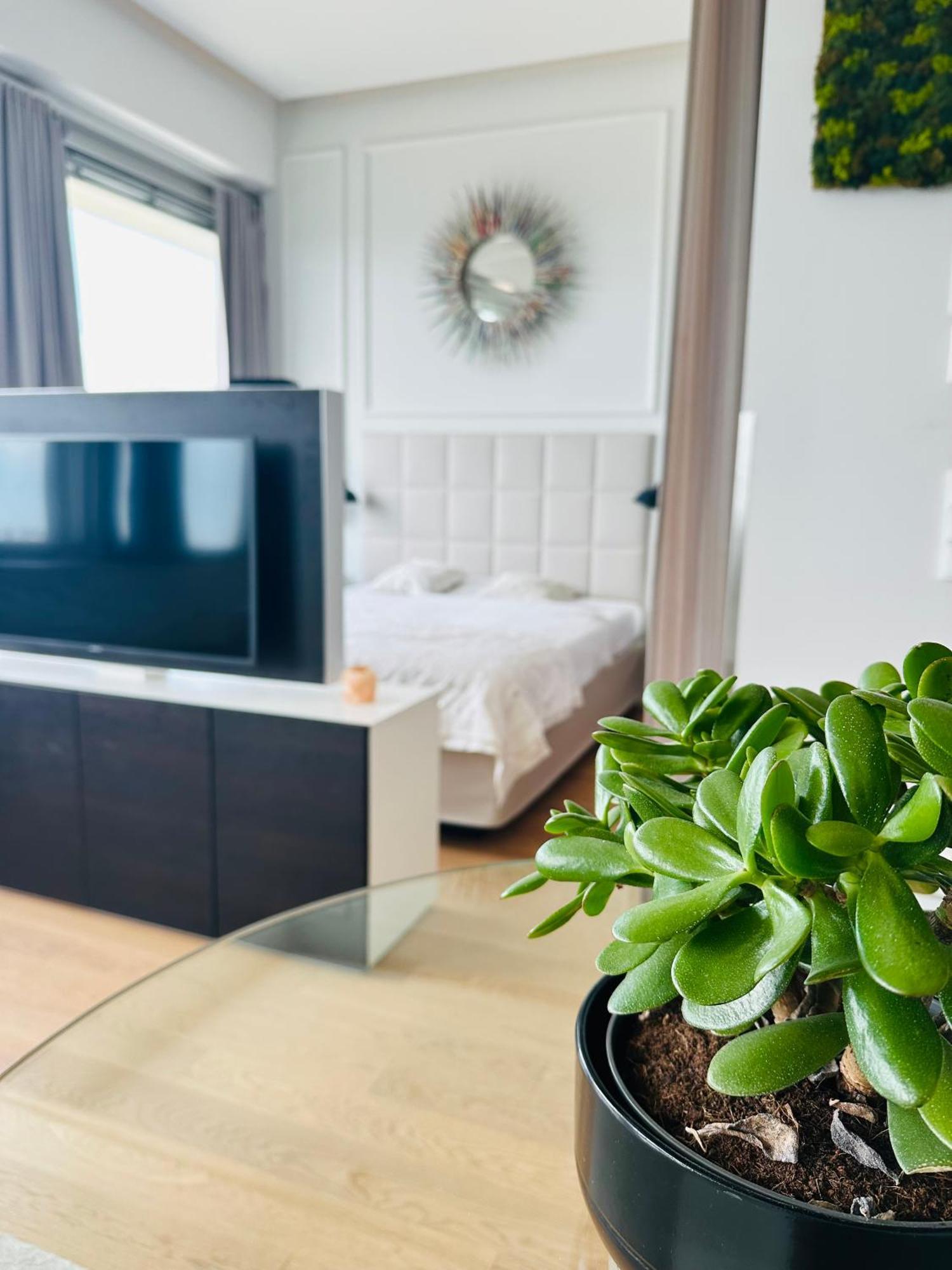 Free Car Parking Appartement- 25min To Downtown Apartment *